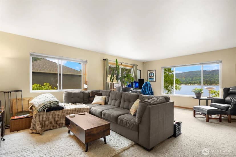 Property photo for 3027 E Lake Sammamish Parkway Se, Sammamish photo 6