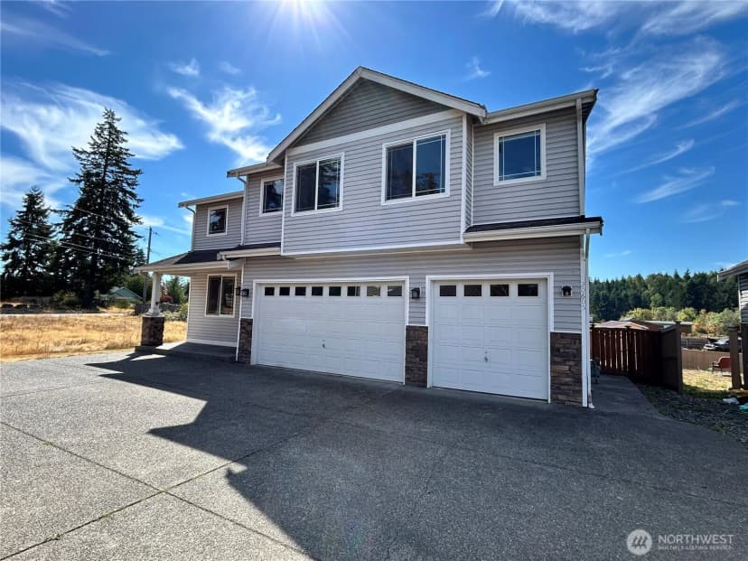Property photo for 20605 74th Avenue E, Spanaway photo 2