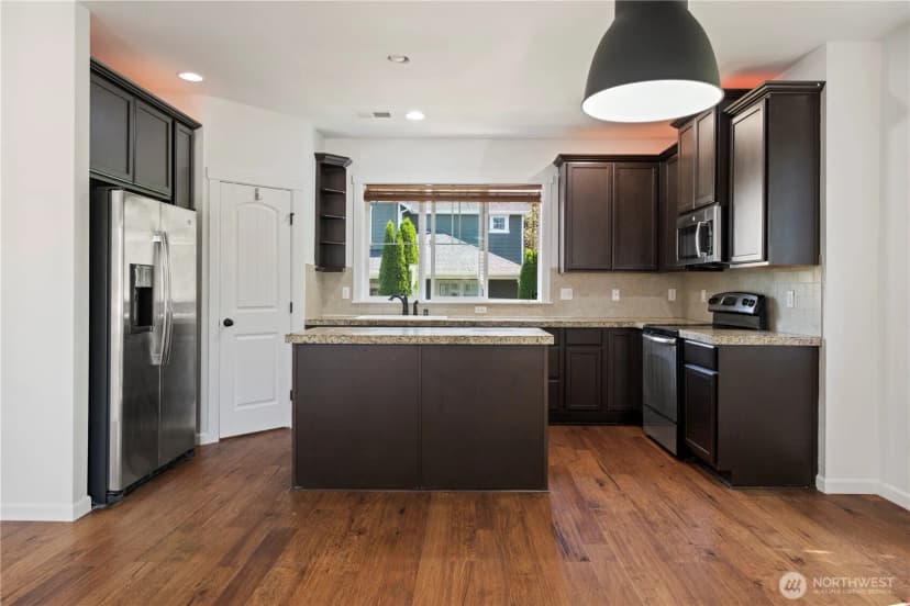 Property photo for 21011 Se 39th Dr, Bothell photo 6