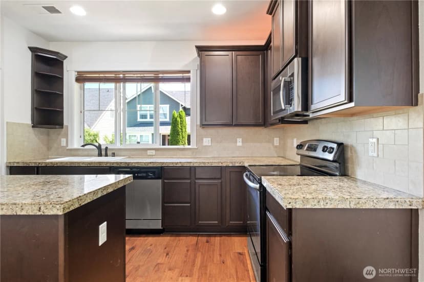 Property photo for 21011 Se 39th Dr, Bothell photo 8