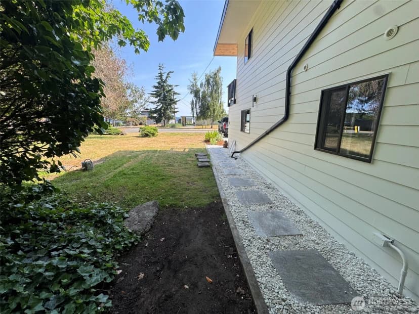 Property photo for 3704 Bells Lane, Langley photo 22