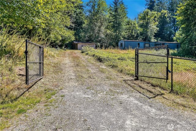 Property photo for 28215 Se 216th Street, Maple Valley photo 3