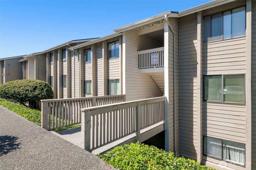 Property photo for 1319 S Puget Drive #d15, Renton photo 4