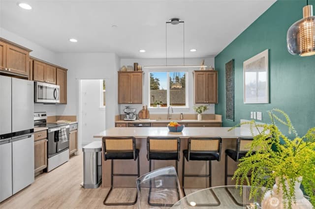 Property photo for 18132 1st Place Sw, Normandy Park photo 3