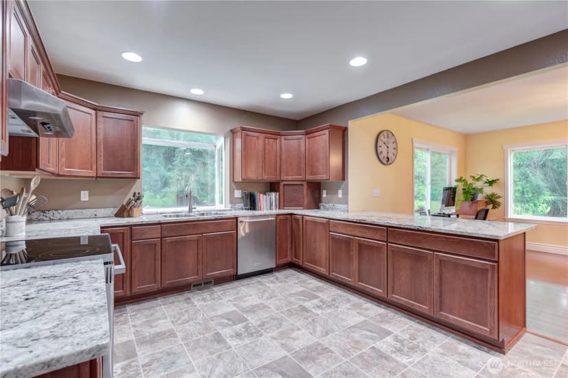 Property photo for 17720 87th Avenue Se, Snohomish photo 8