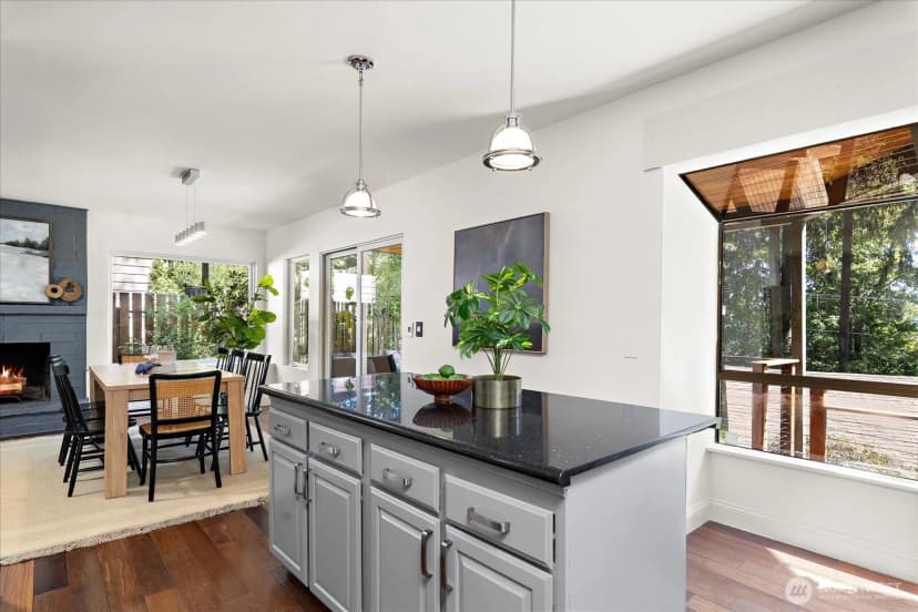 Property photo for 2035 West Lake Sammamish Parkway Se, Bellevue photo 11