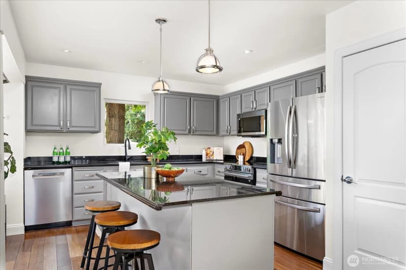 Property photo for 2035 West Lake Sammamish Parkway Se, Bellevue photo 12