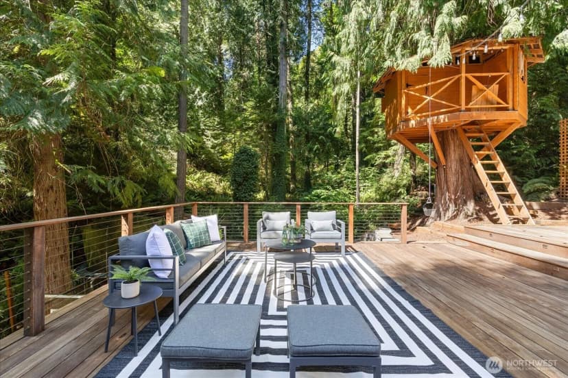 Property photo for 2035 West Lake Sammamish Parkway Se, Bellevue photo 3
