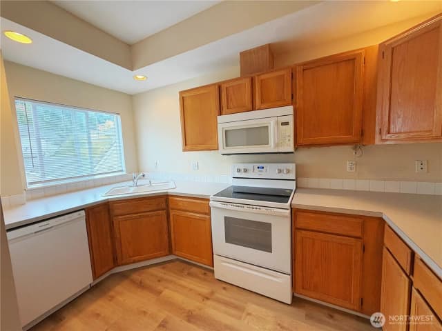 Property photo for 4702 Mill Pond Drive Se #212, Auburn photo 5