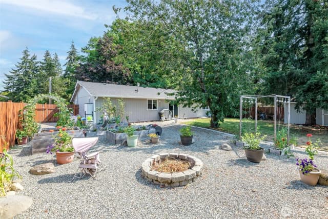 Property photo for 10111 Grove Road Se, Yelm photo 5