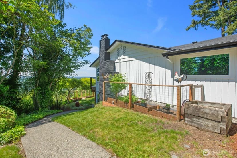 Property photo for 12065 206th Place Se, Issaquah photo 27