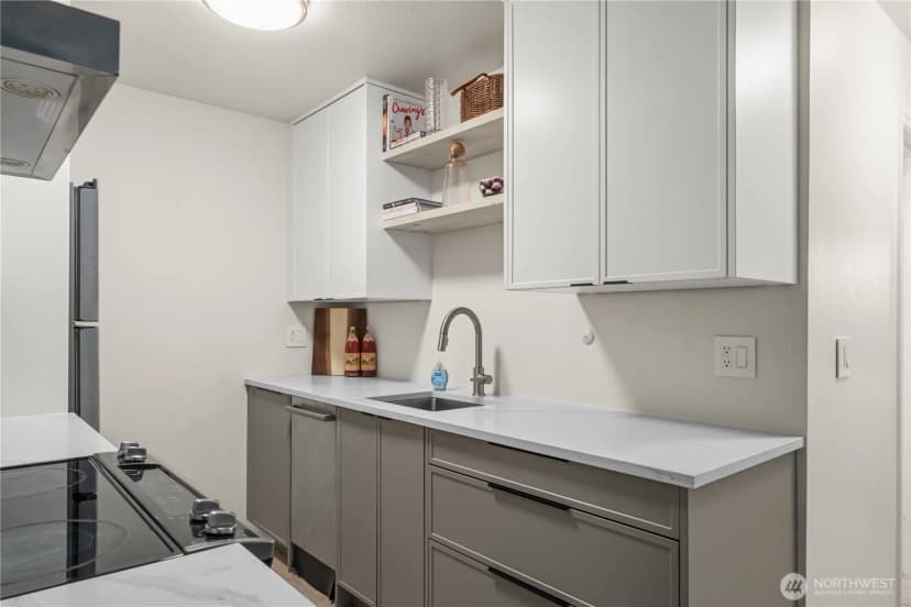 Property photo for 22981 Marine View Drive S #d318, Des Moines photo 11