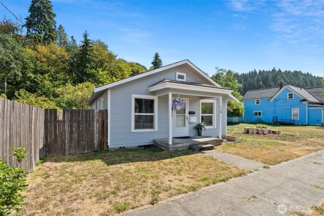 Property photo for 118 N Buckner Street, Centralia photo 2