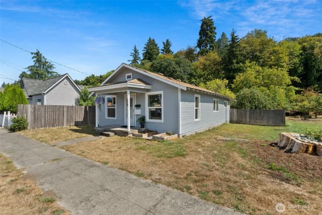 Property photo for 118 N Buckner Street, Centralia photo 3