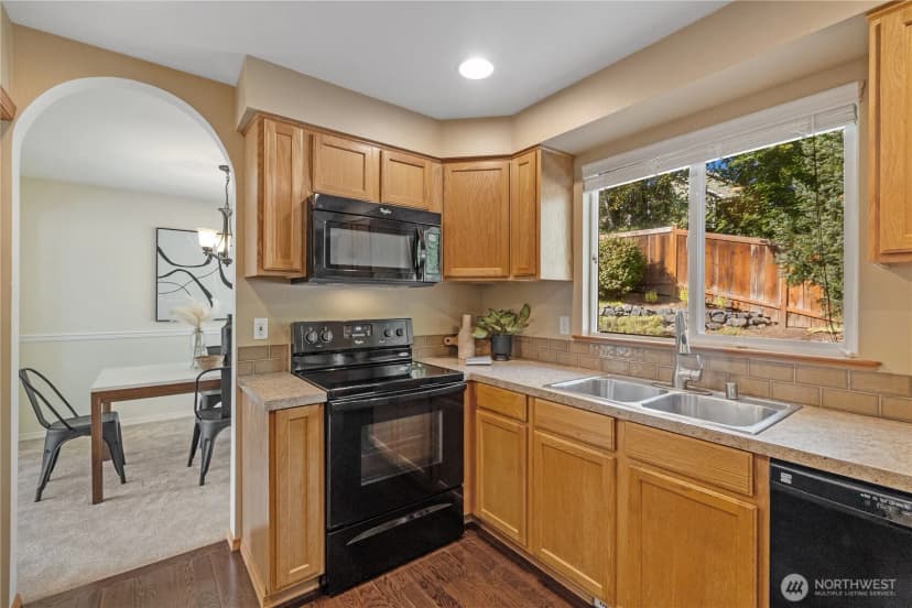 Property photo for 12421 30th Place Ne, Lake Stevens photo 11