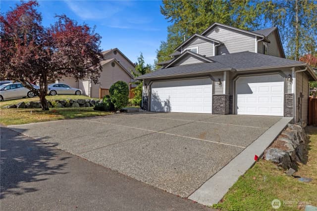 Property photo for 12421 30th Place Ne, Lake Stevens
