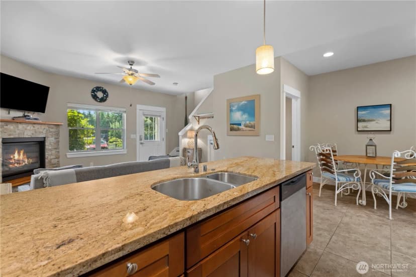 Property photo for 4765 Tidal Way #103a, Blaine photo 12