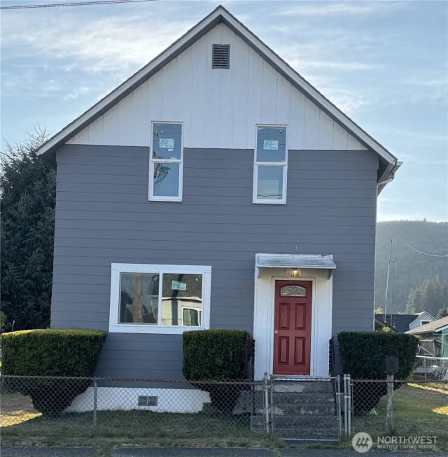Property photo for 1118 Larch Street, Raymond