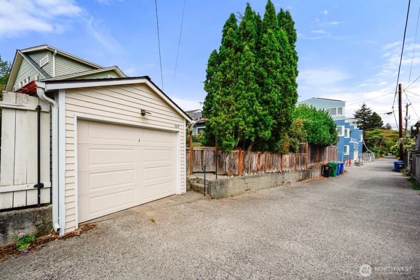 Property photo for 1019 Ne 62nd Street, Seattle photo 16