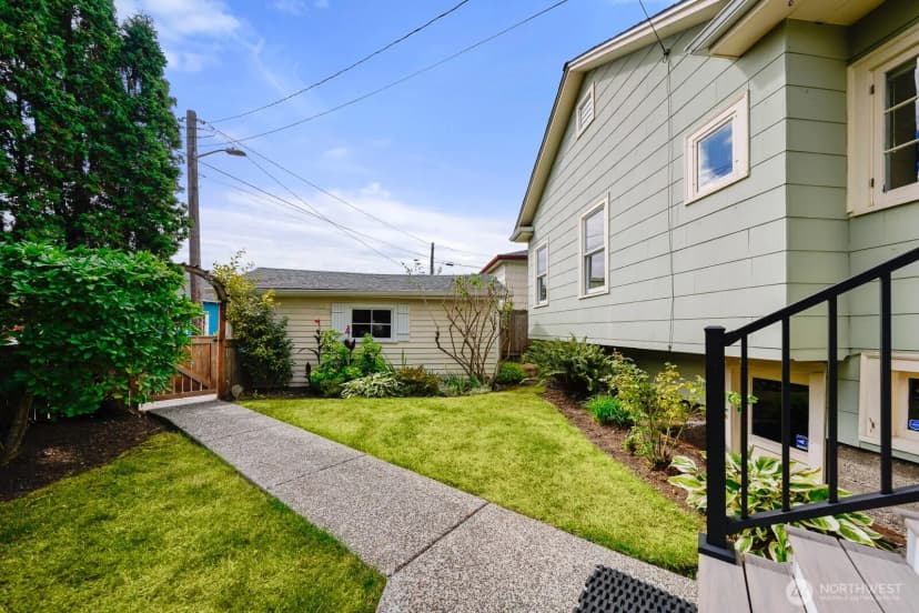 Property photo for 1019 Ne 62nd Street, Seattle photo 14