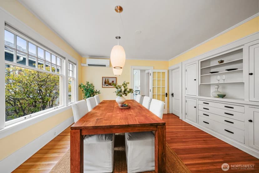 Property photo for 1019 Ne 62nd Street, Seattle photo 4