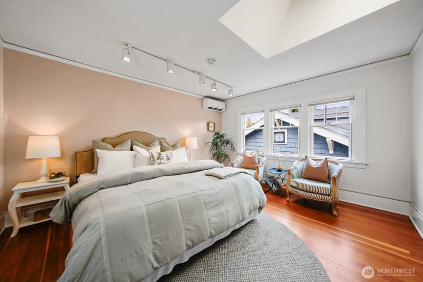 Property photo for 1019 Ne 62nd Street, Seattle photo 9