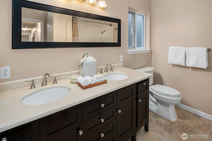 Property photo for 1333 98th Avenue Ne, Clyde Hill photo 30