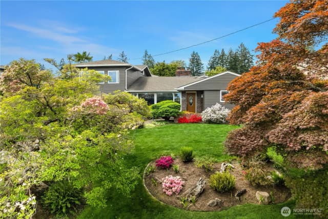 Property photo for 1333 98th Avenue Ne, Clyde Hill