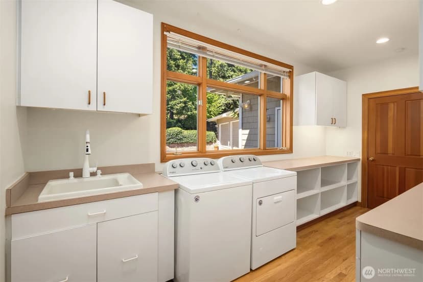 Property photo for 8203 Ne Juanita Drive, Kirkland photo 17