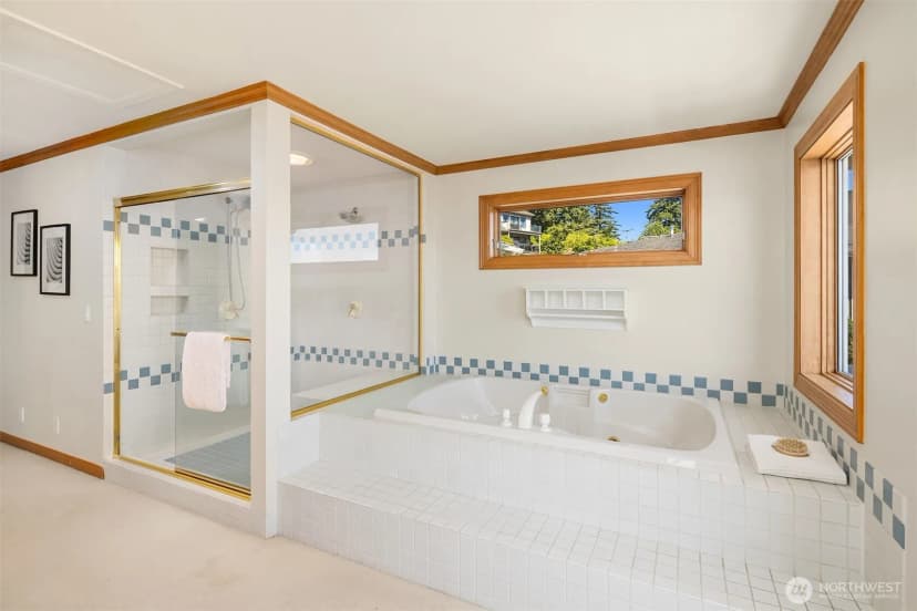 Property photo for 8203 Ne Juanita Drive, Kirkland photo 23