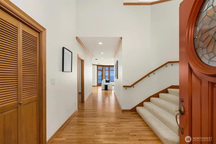 Property photo for 8203 Ne Juanita Drive, Kirkland photo 3