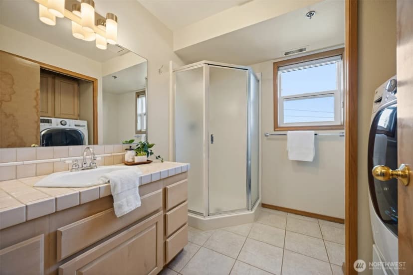 Property photo for 705 N State Street #405, Bellingham photo 30