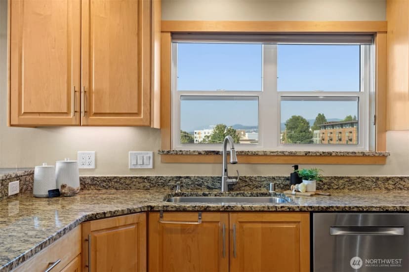 Property photo for 705 N State Street #405, Bellingham photo 12