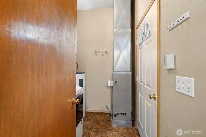 Property photo for 1334 Center Street, Shelton photo 10