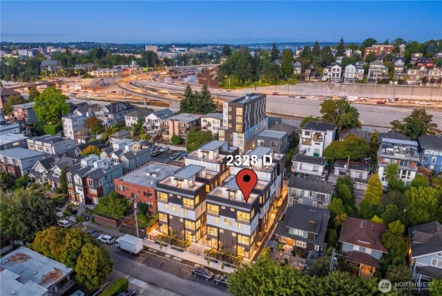 Property photo for 2328 D Franklin Avenue E, Seattle photo 5