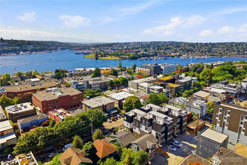 Property photo for 2328 D Franklin Avenue E, Seattle photo 6