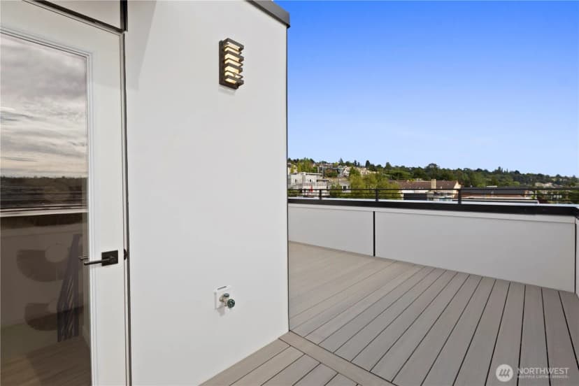 Property photo for 2328 D Franklin Avenue E, Seattle photo 36