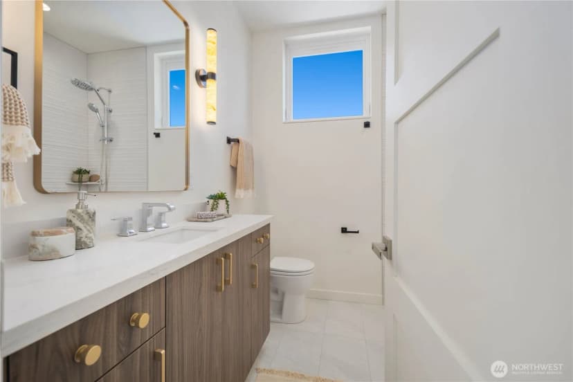Property photo for 2328 D Franklin Avenue E, Seattle photo 31