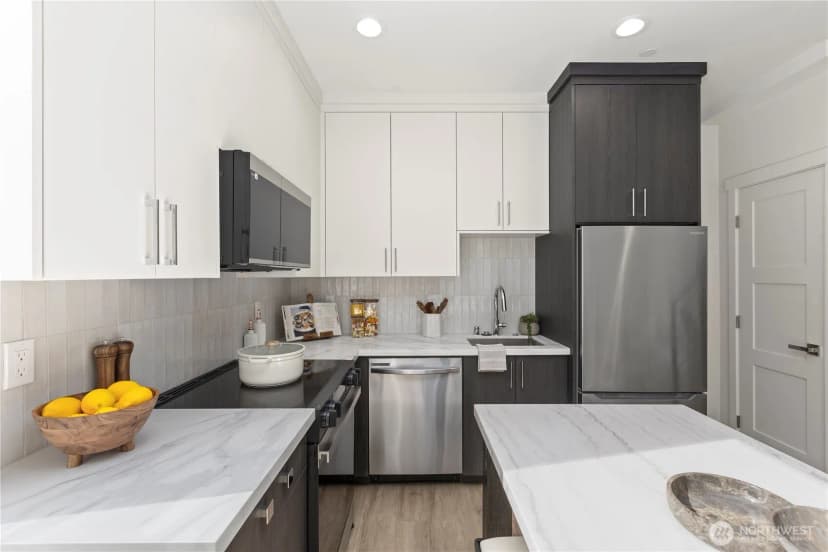 Property photo for 2328 D Franklin Avenue E, Seattle photo 13