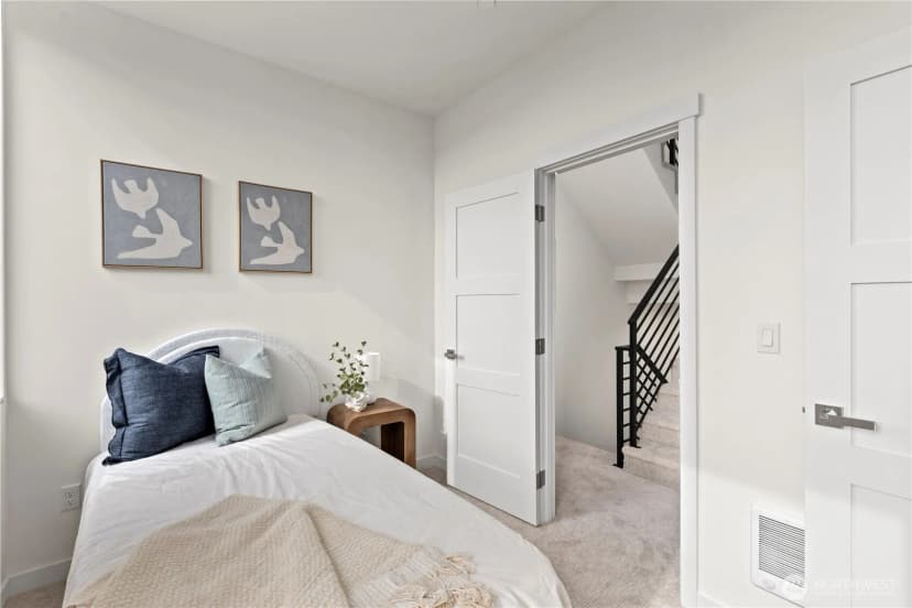 Property photo for 2328 D Franklin Avenue E, Seattle photo 22