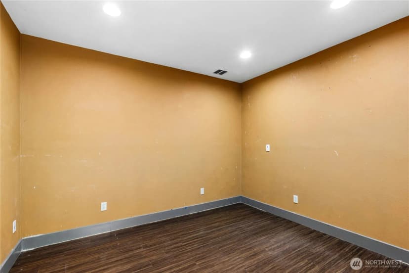Property photo for 10421 324th Place Se, Issaquah photo 34