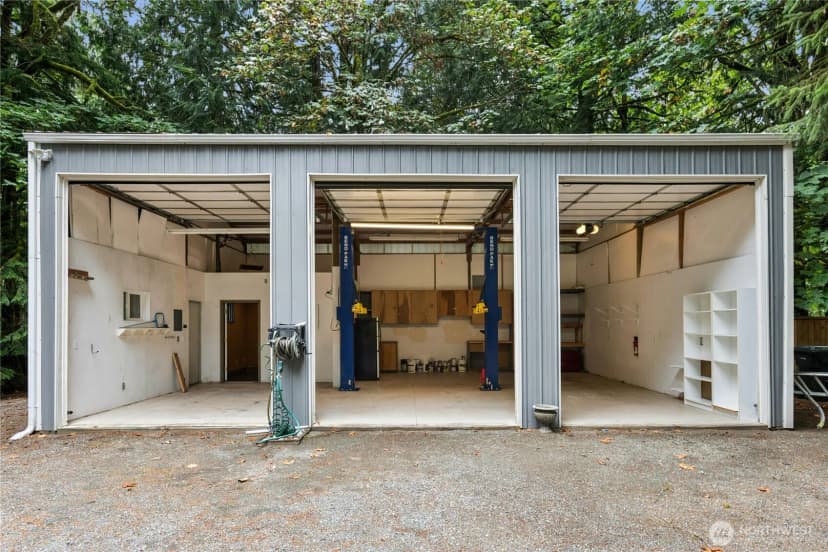 Property photo for 10421 324th Place Se, Issaquah photo 2