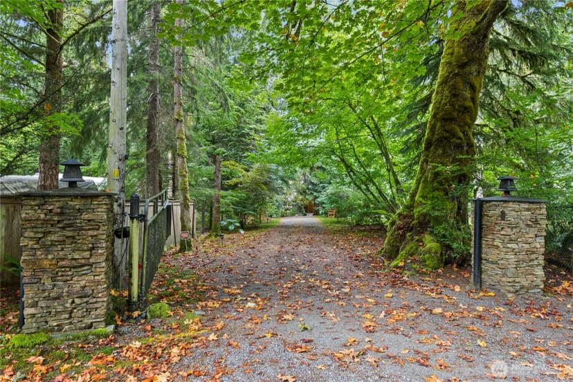Property photo for 10421 324th Place Se, Issaquah photo 35