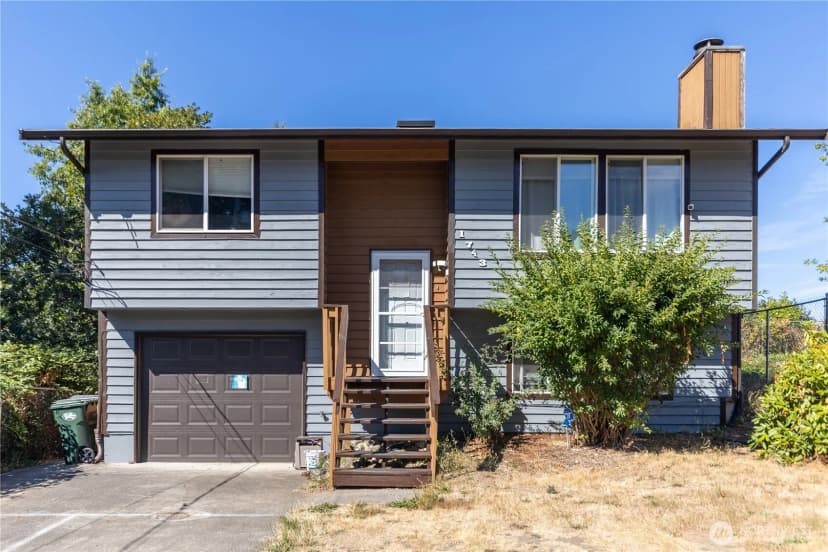 Property photo for 1743 Lafayette Street S, Parkland