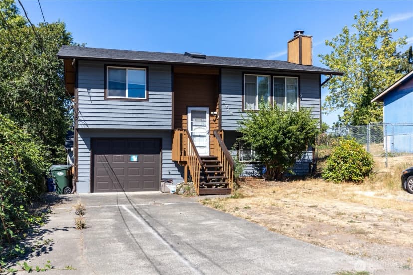 Property photo for 1743 Lafayette Street S, Parkland photo 2