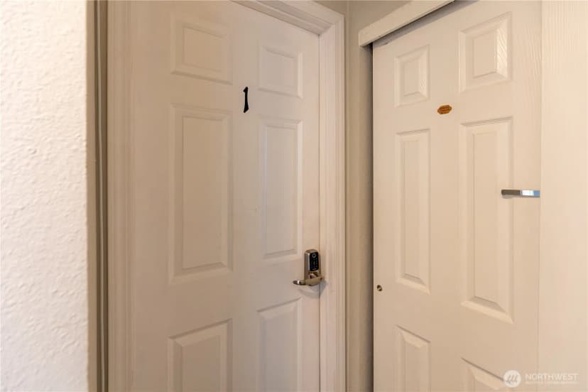 Property photo for 1743 Lafayette Street S, Parkland photo 16