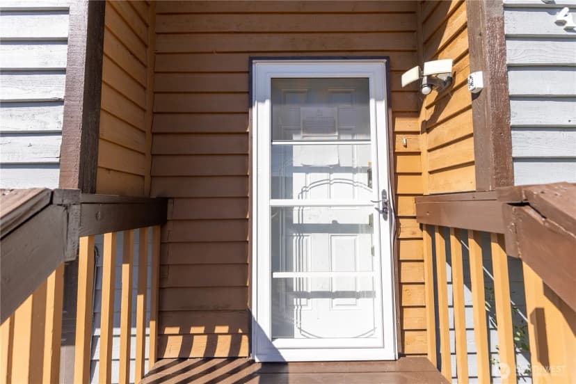 Property photo for 1743 Lafayette Street S, Parkland photo 4