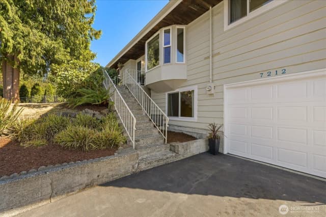 Property photo for 7212 197th Street Sw, Lynnwood photo 3