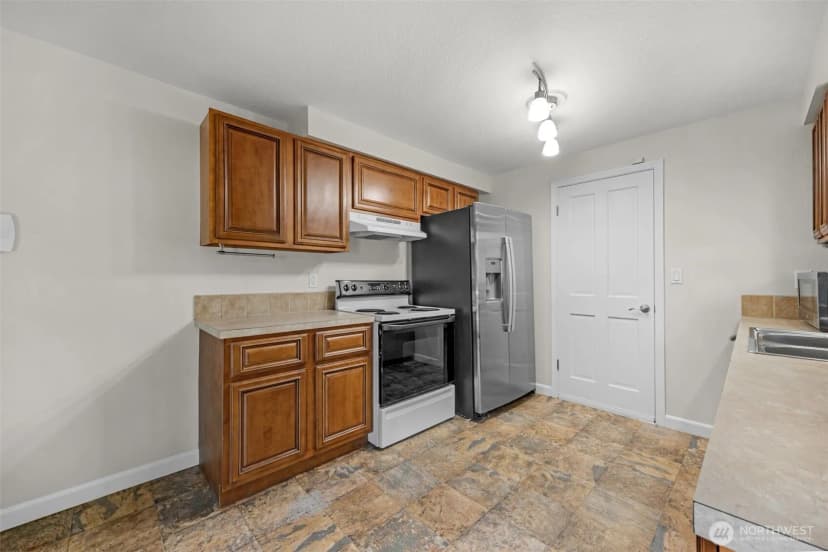 Property photo for 902 Peters Place, Everett photo 10