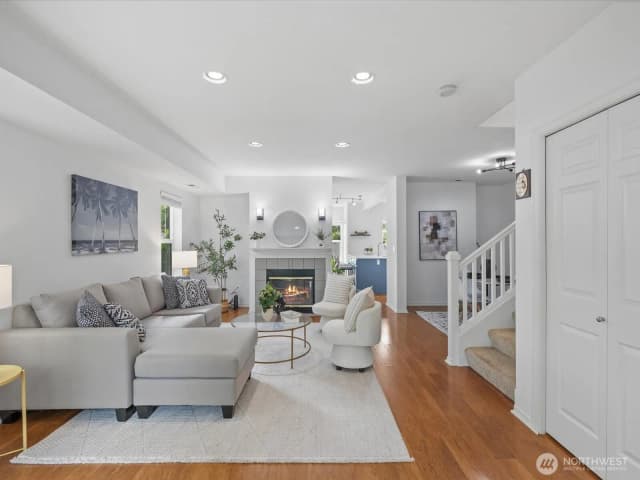 Property photo for 11613 Grove Drive, Mukilteo photo 3